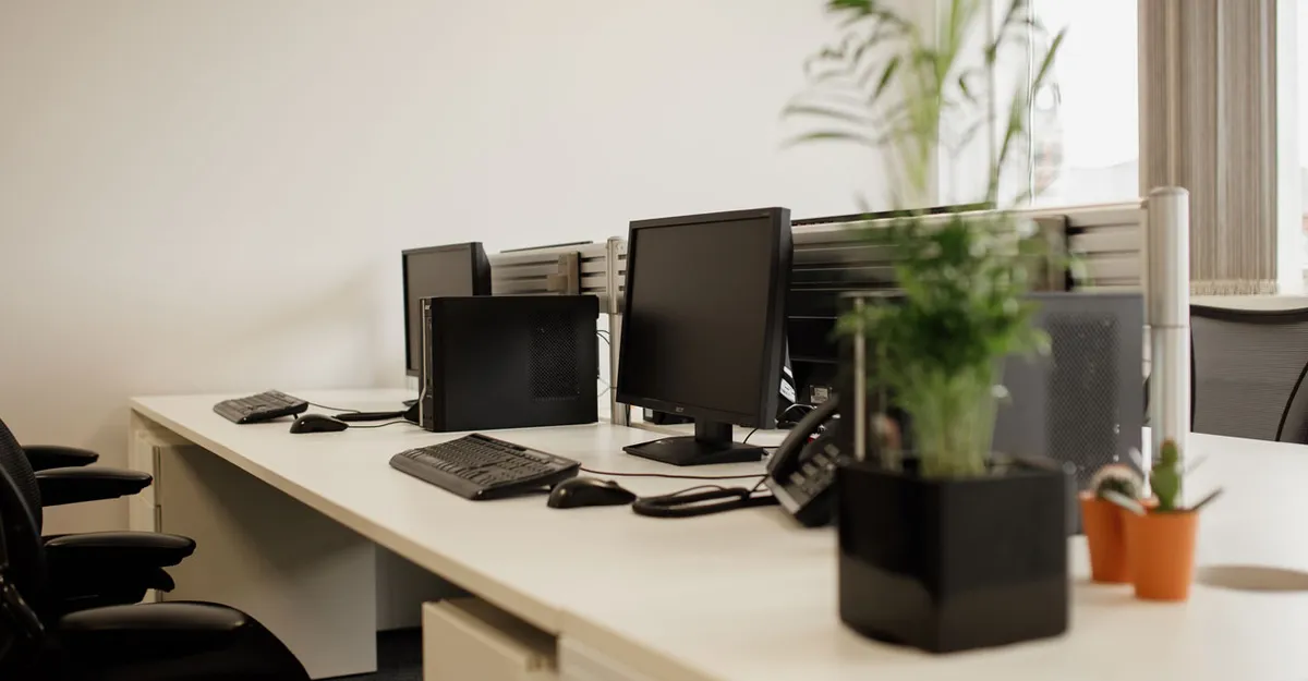 Desks in a serviced office at Louth Business Centre